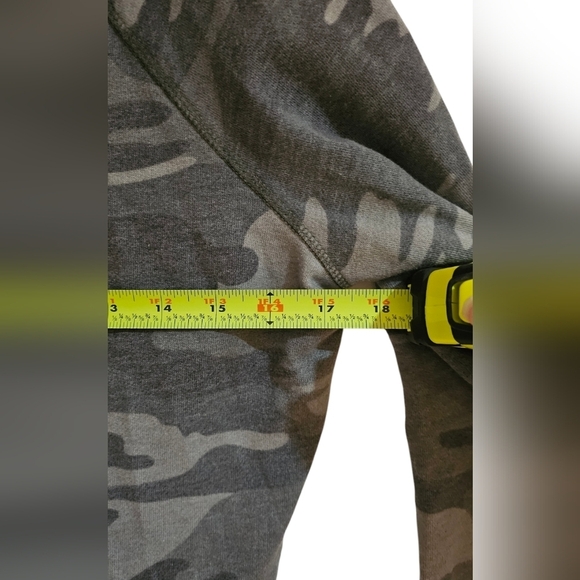Maurice's - Lightweight Tapered Fitted Camo Hoodie​​​ - Picture 5 of 6
